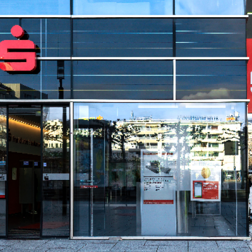 Bank-Sparkasse-AdobeStock_328405503_Editorial_Use_Only-10p